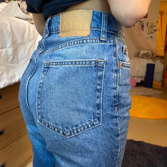 H&M blue wash jeans 🎸 - Picture 3 of 4